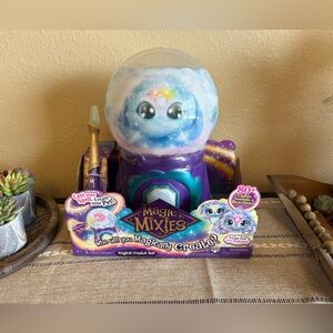 New Magic Mixies Magical Crystal Ball